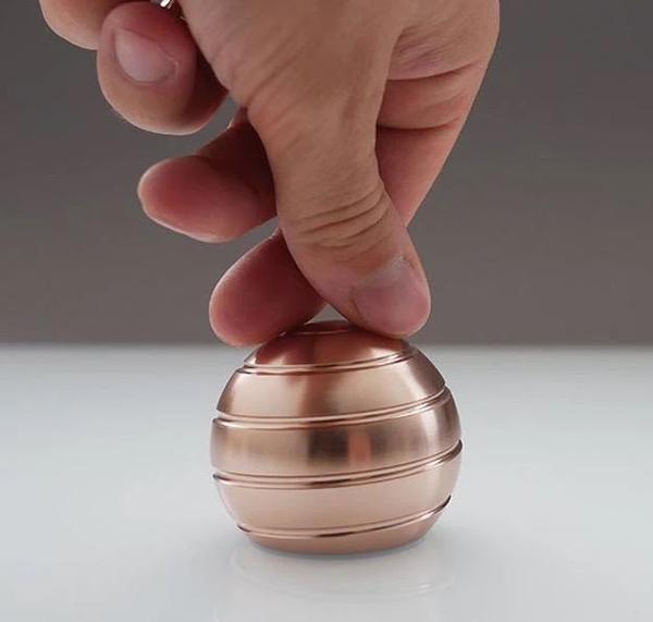 Kinetic Desk Accessory