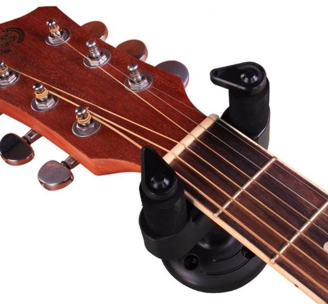 Self-locking guitar hooks