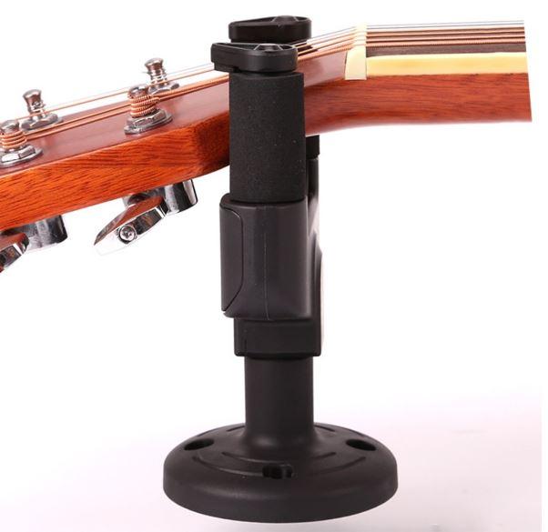 Self-locking guitar hooks