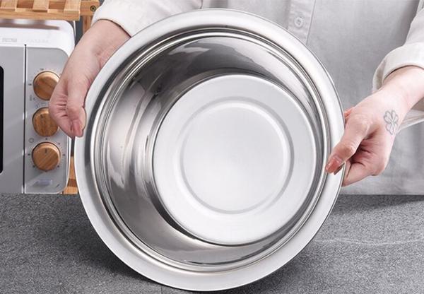 3-Piece Set - Bowl, Grater, Stainless Steel Colander