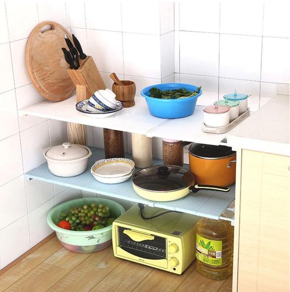 Adjustable storage shelf