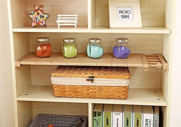 Adjustable storage shelf