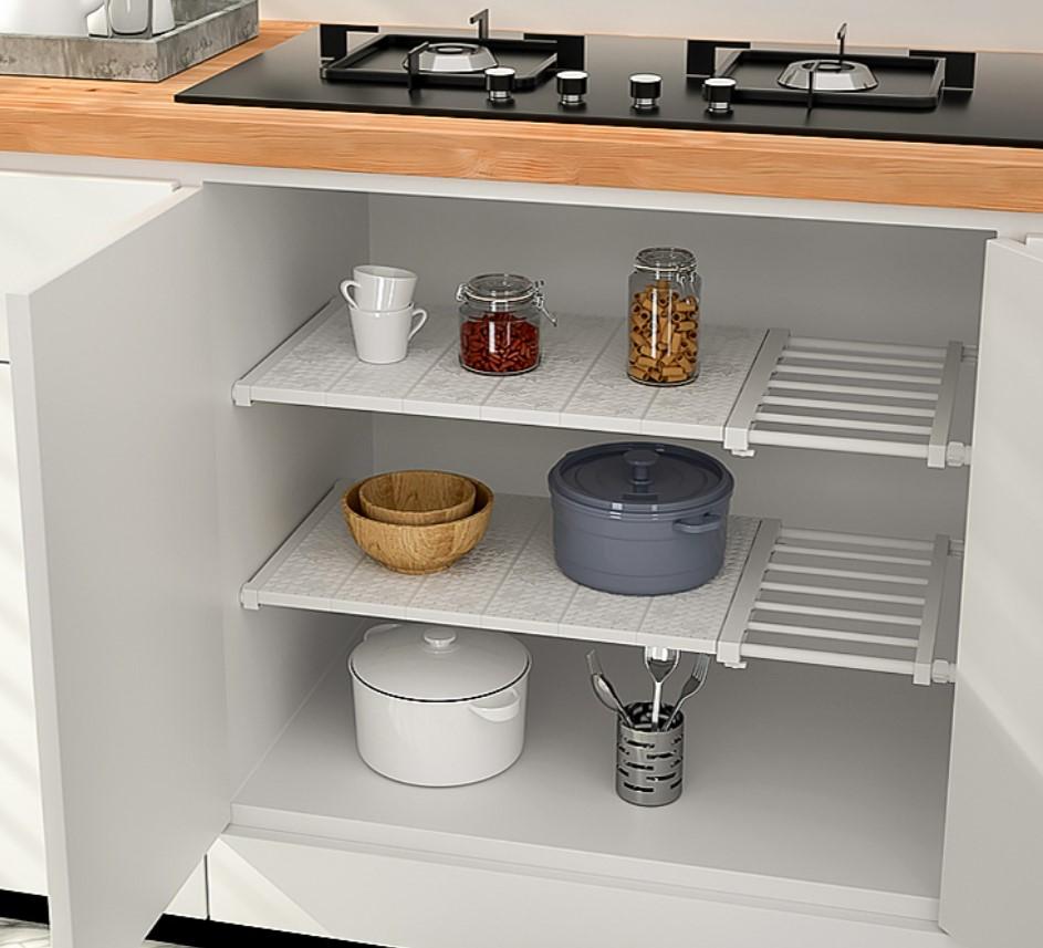 Adjustable shelf support for closets