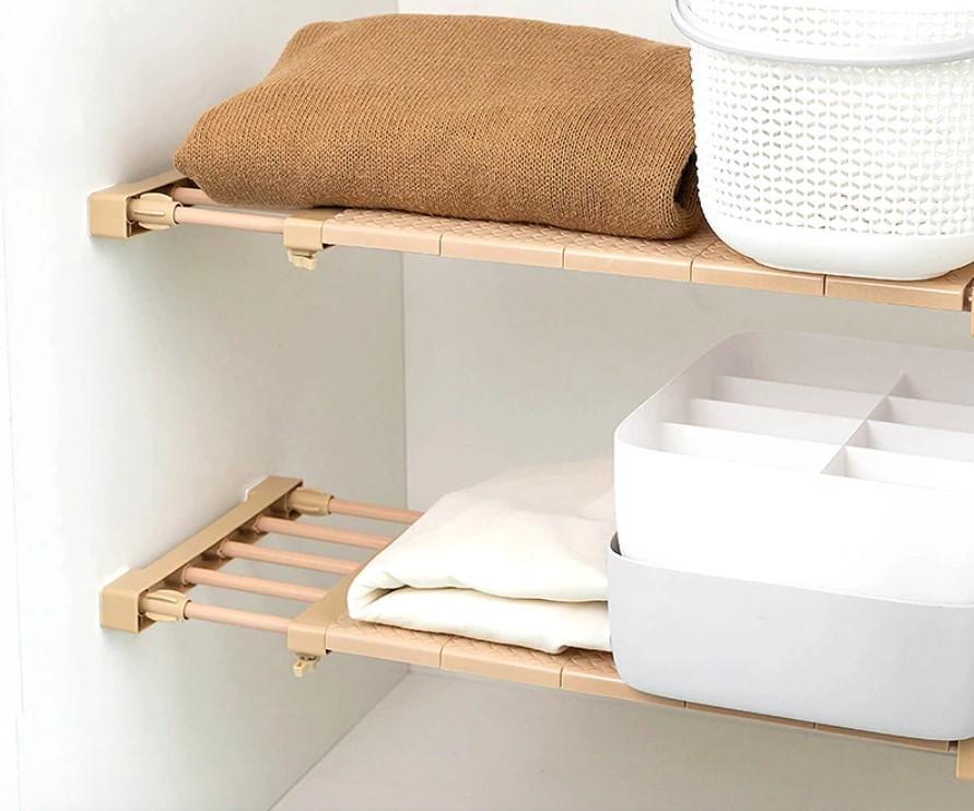 Adjustable shelf support for closets